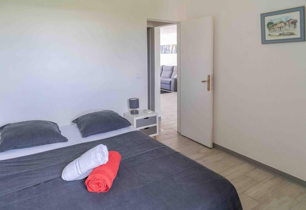 Blue Lagoon Appart En Residence Acces Plage Le Gosier  Buitenkant foto