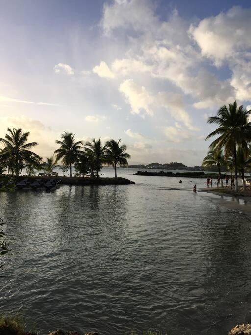Blue Lagoon Appart En Residence Acces Plage Le Gosier  Buitenkant foto